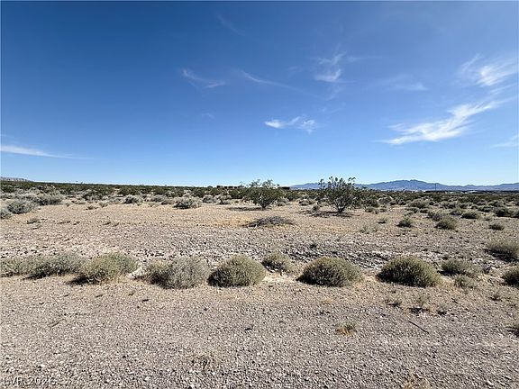 2nd image of 1221 E Monoplane Pl