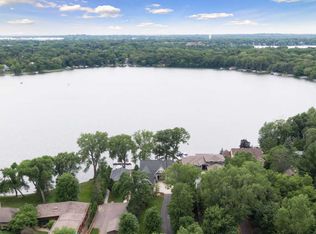 3167 Shoreline Ln, Arden Hills, MN 55112