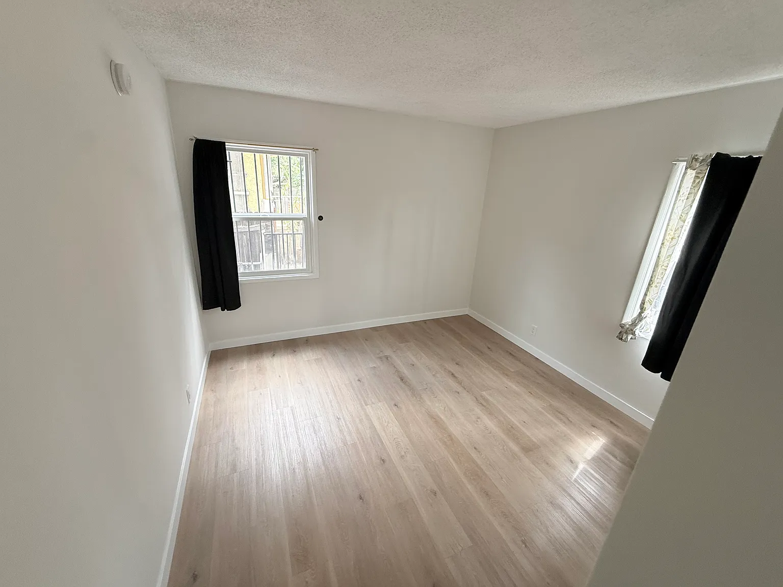 2 bed, 700 sqft, $1,950 — Photo 4