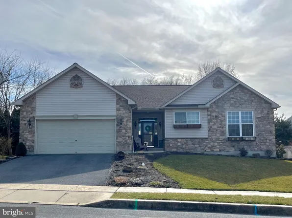 570 W Wilson Ave, Wernersville, PA 19565