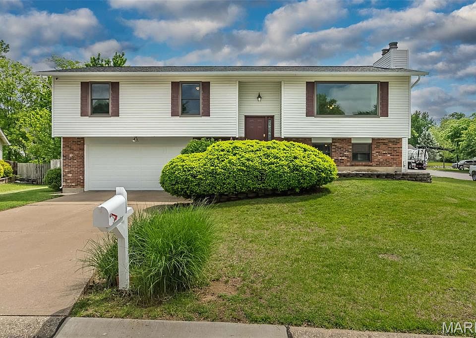 1st image of 799 Bear Mountain Dr