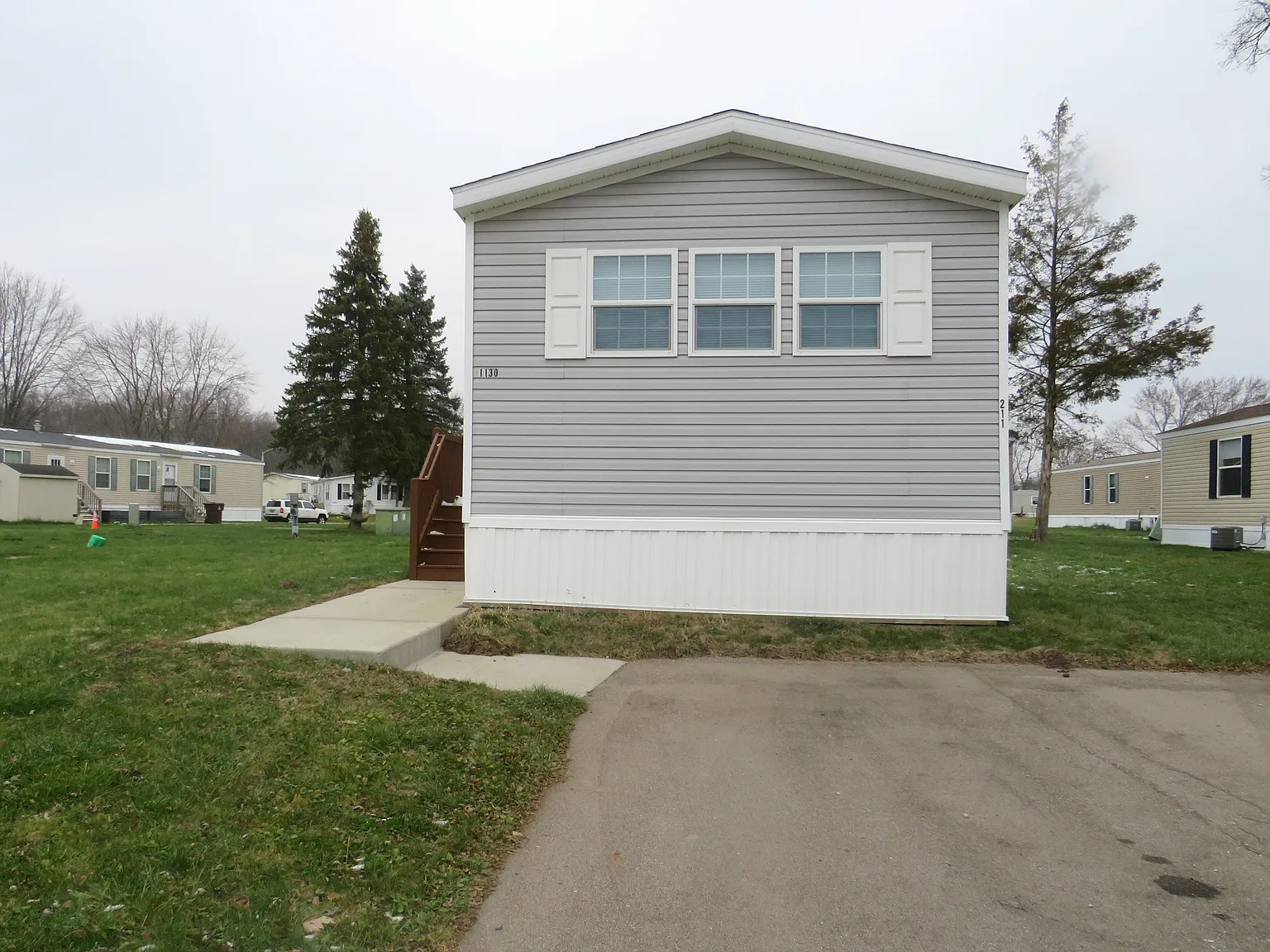 1130 White Oak E photo 1