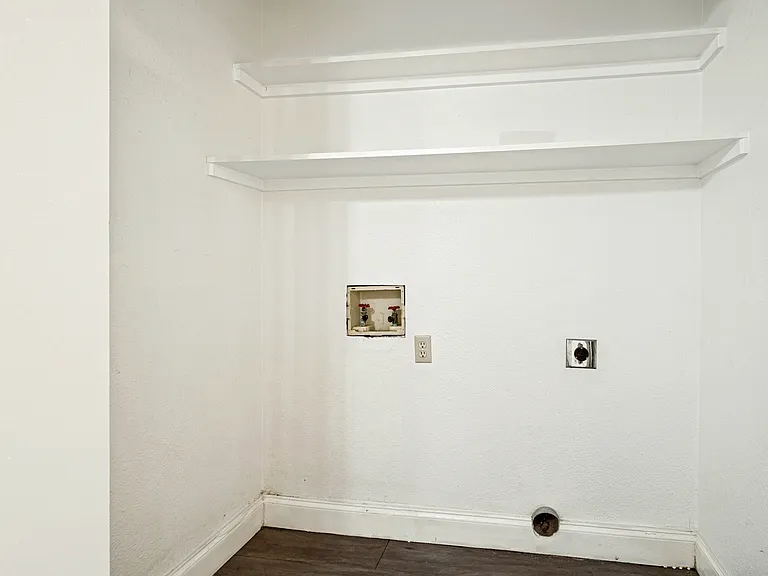 8902 Marilyn Dr — Photo 7