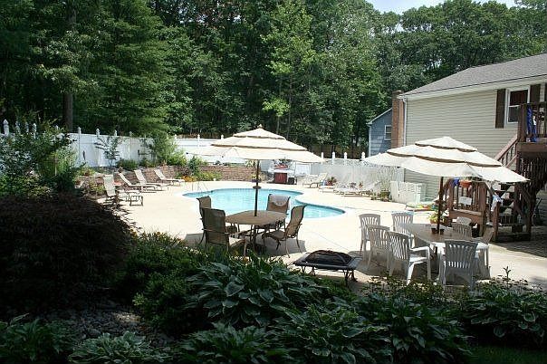 2nd image of 308 Sheffield Ct