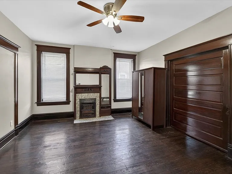 2303-2305 Russell Blvd #1F — Photo 11