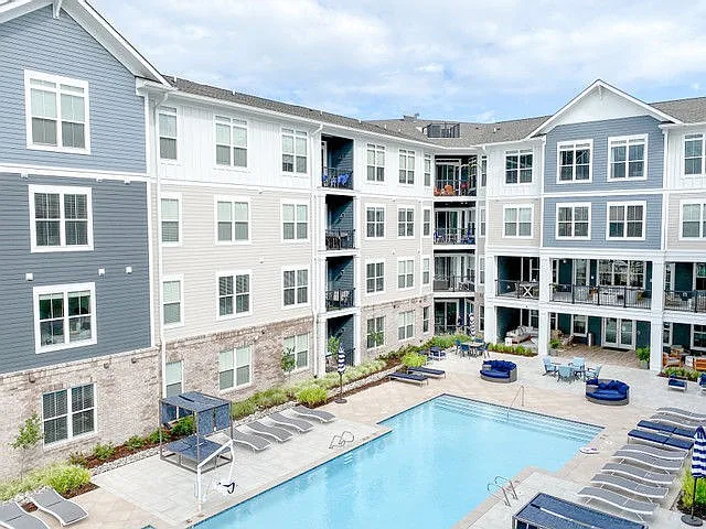 The Pearl at Marina Shores — Photo 33