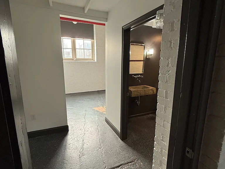 18 Catherine St #103 — Photo 24