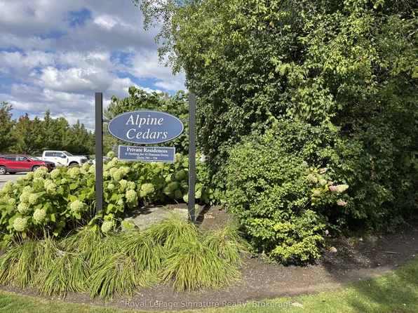 11 Dawson Dr #717, Collingwood, ON L9Y 5B4