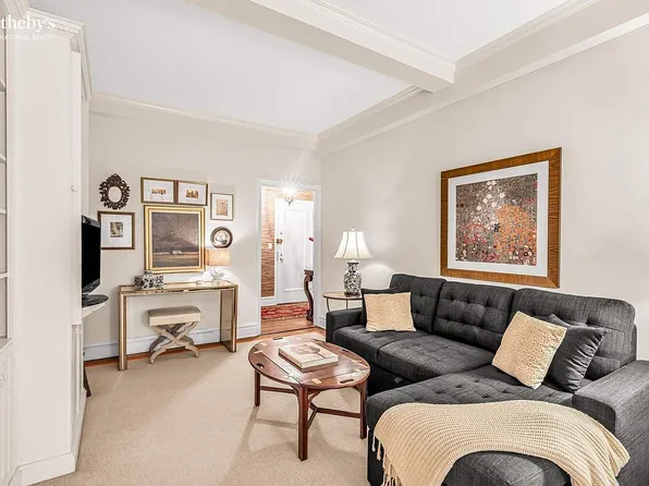 135 E 74th St APT 6C, New York, NY 10021