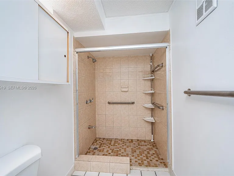 1220 SW 131st Place Cir W #1220 — Photo 17