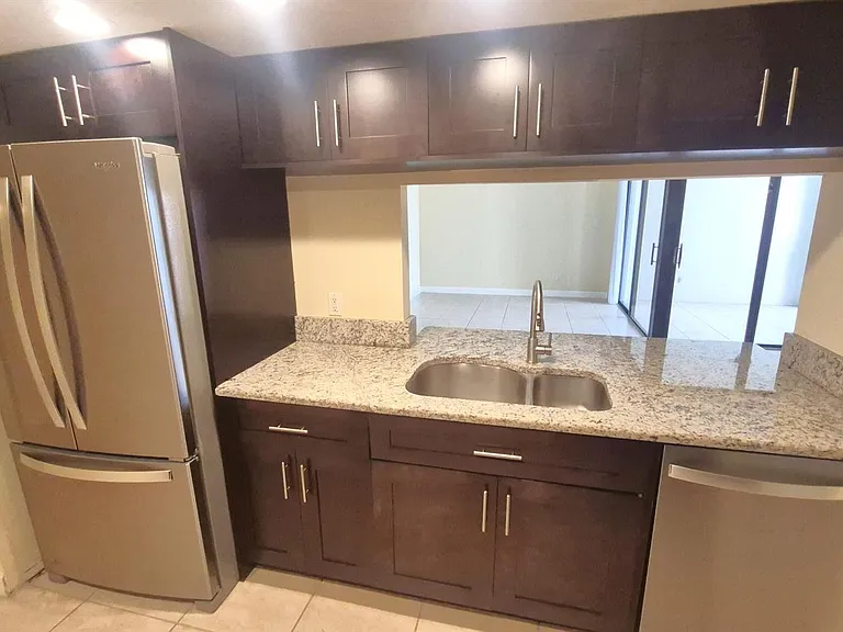 820 Lavers Cir #G409 — Photo 8