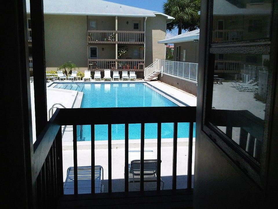 1st image of 4922 W Gandy Blvd