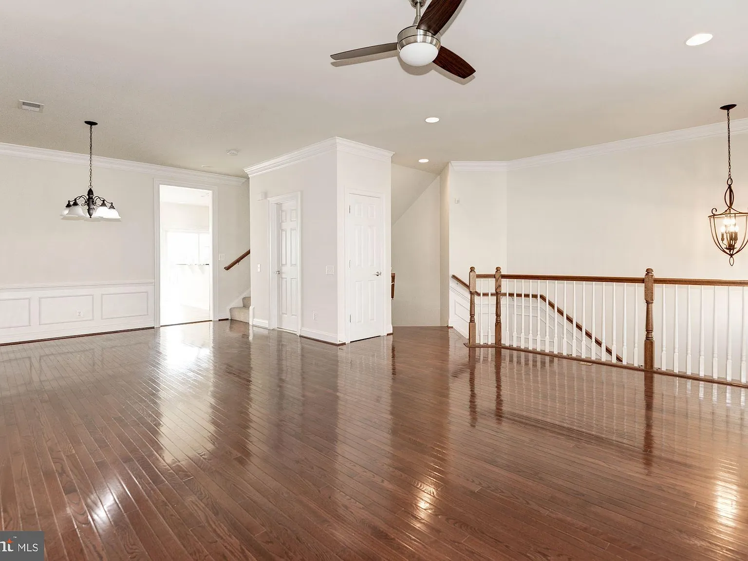 3 bed, 3.5 bath, 2664 sqft, $3,450 — Photo 4