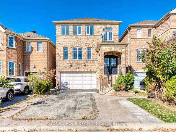 69 Yellowood Cir, Vaughan, ON L4J 8M1