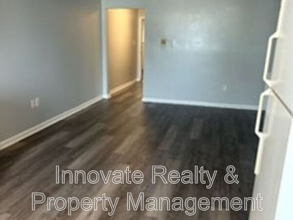 3rd image of 29 E Logan Ave APT 11