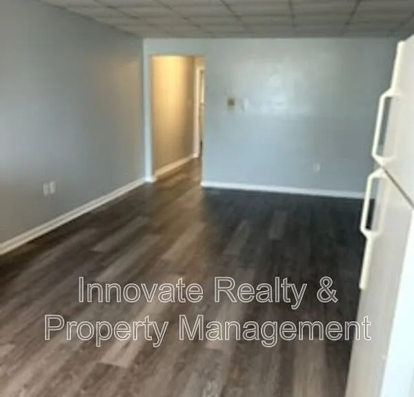29 E Logan Ave #11 — Photo 7