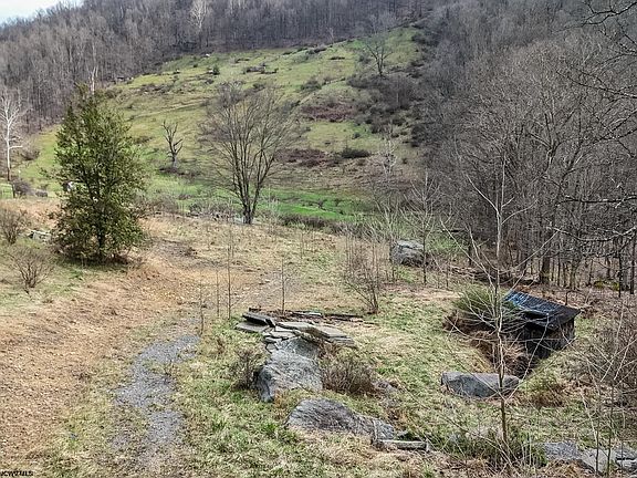 3rd image of Mudlick Run Rd