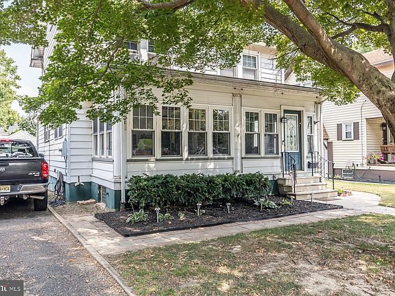 2nd image of 202 Guilford Ave