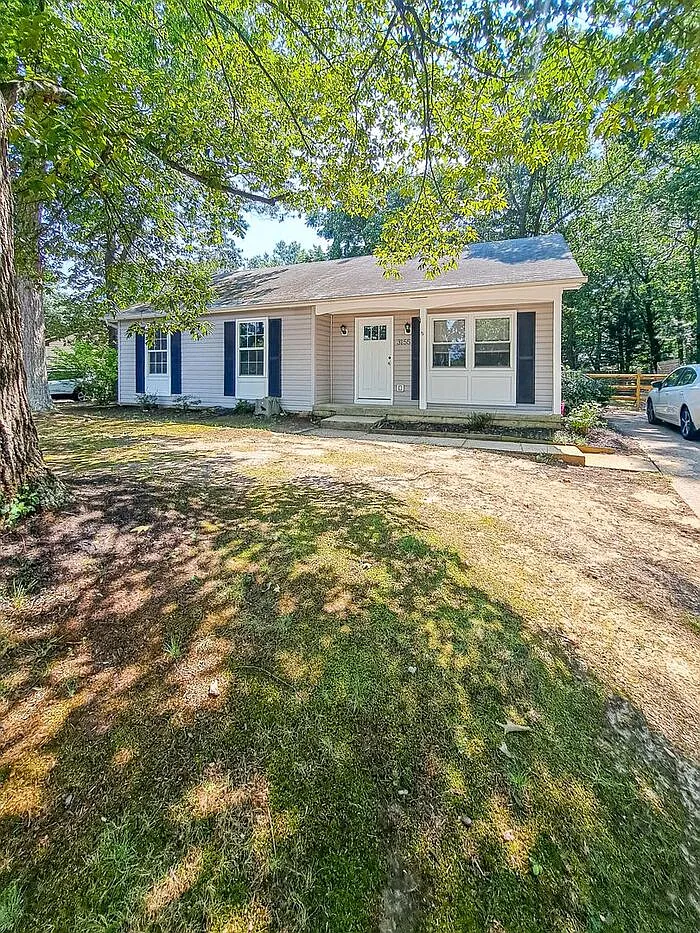 3155 Huntington Cir photo 1