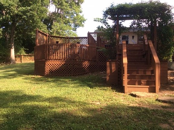 Multilevel decking