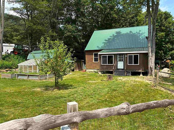 3rd image of 37 Camp Loop Road