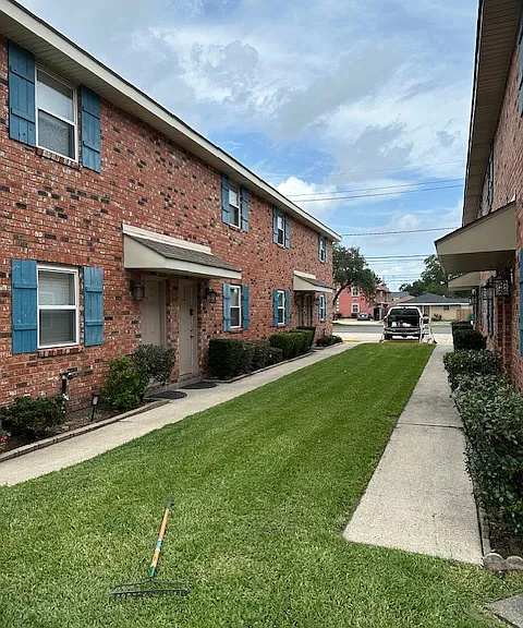 1608 Clearview Pkwy #B — Photo 2