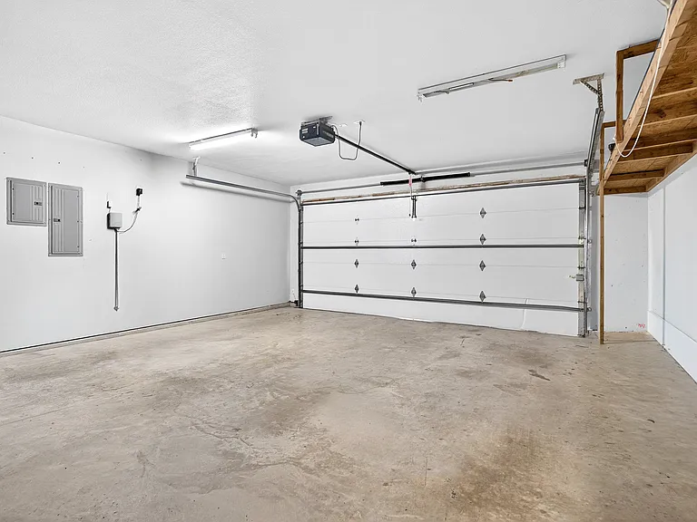 9861 Chamber Hall Dr — Photo 28