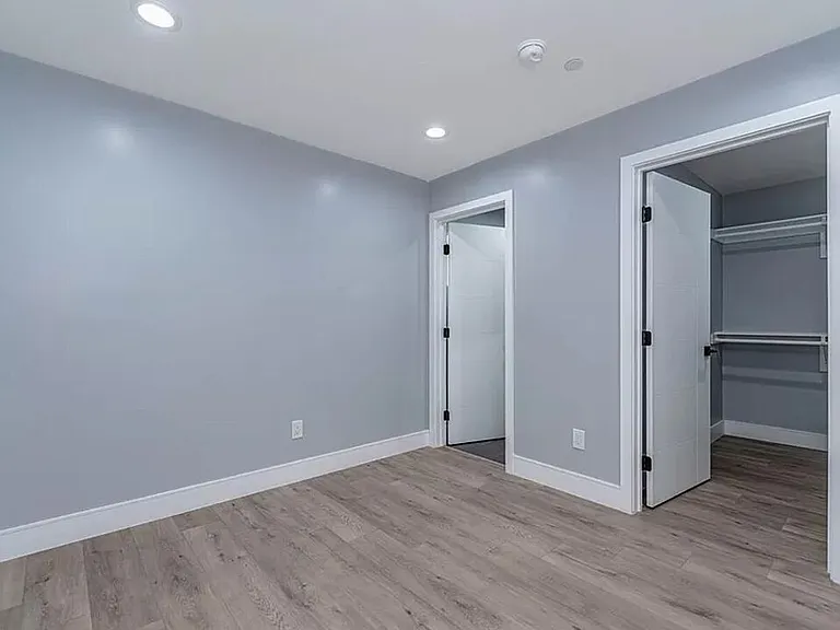 1947 N Vista Del Mar Ave — Photo 16