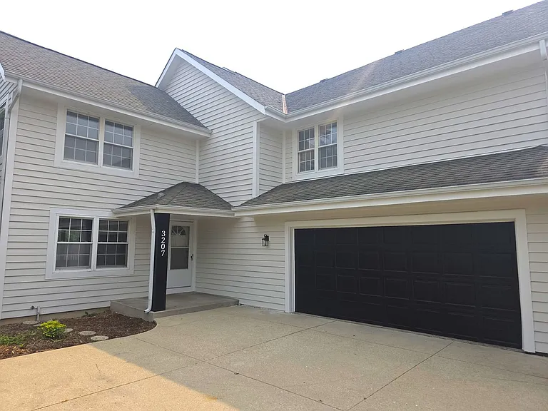 3207 S Ridgecrest Ct — Photo 2