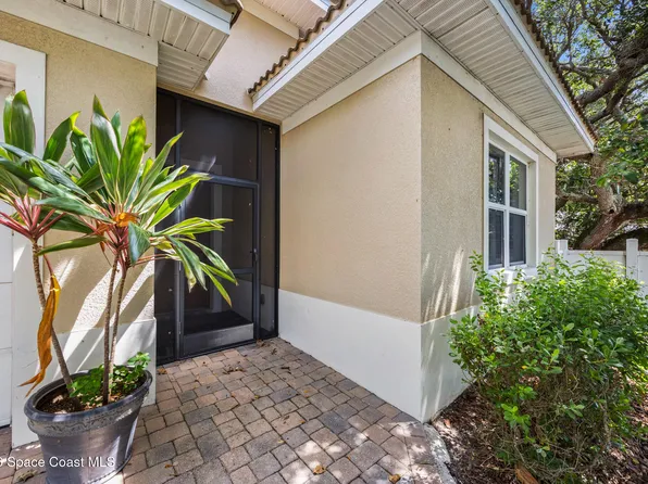 121 Seminole Ln, Cocoa Beach, FL 32931