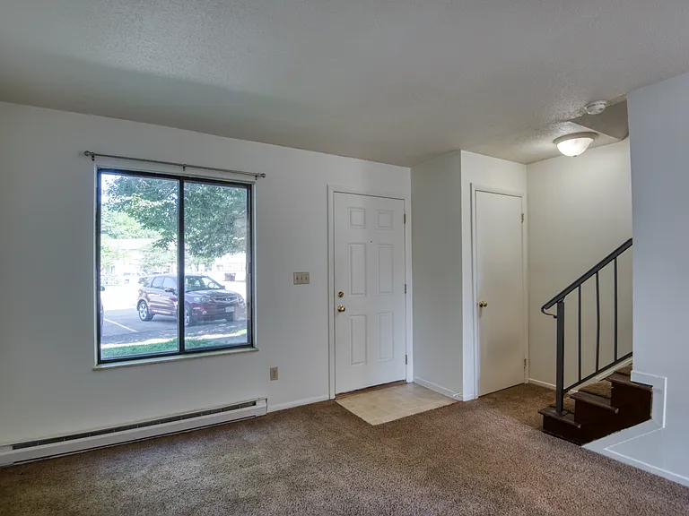 Colonial Terrace and Village Apartments — Photo 19
