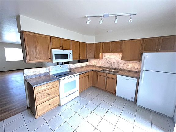 3rd image of 3008 Illinois Ave #A