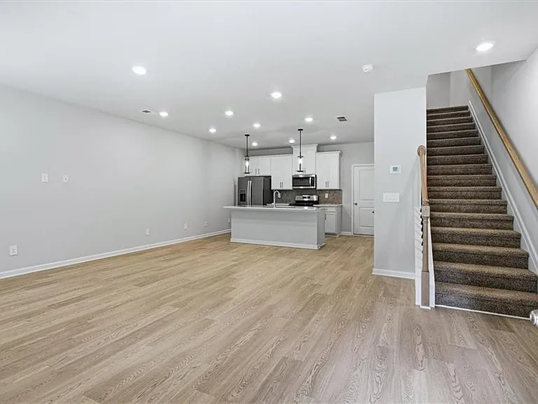 2238 Ashton Dr — Photo 7