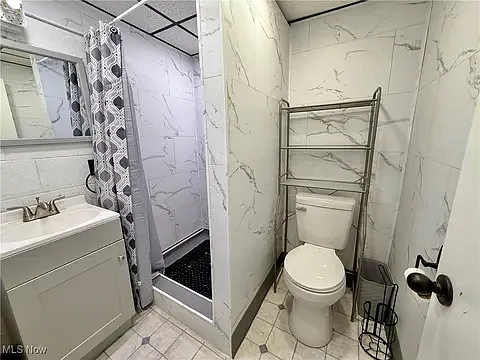 103 Kathleen Way — Photo 1