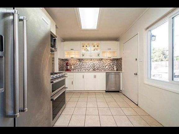 5th image of 5201 Valletta Way