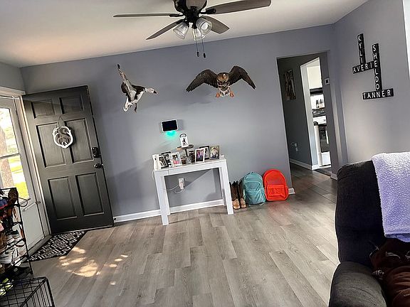 4th image of 522 Paris Ln
