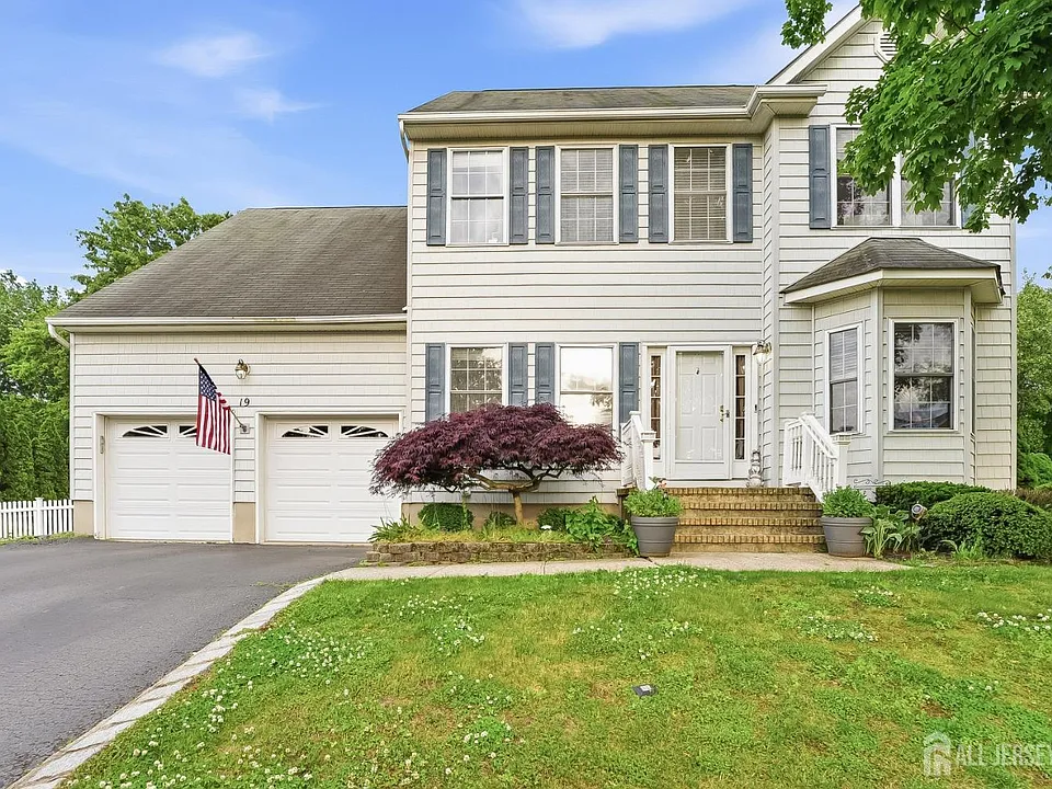 19 Gregory St