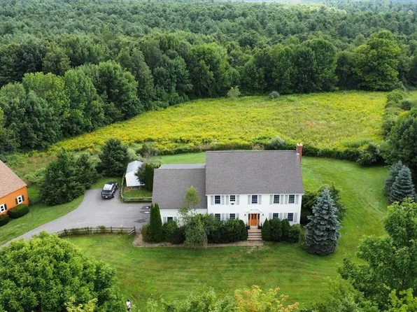 635 E Hill Rd, Oakham, MA 01068