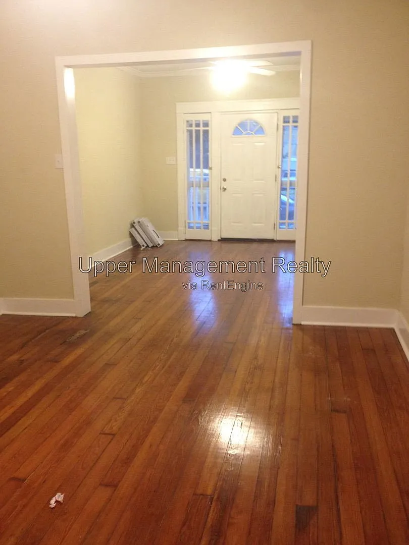 3 bed, 2.0 bath, 1350 sqft, $1,400 — Photo 2