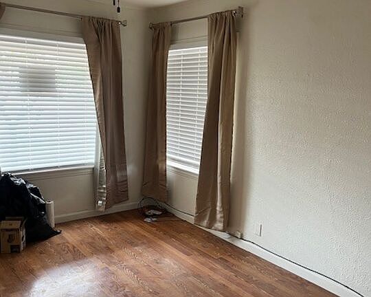 5th image of 1035 W Olive Ave