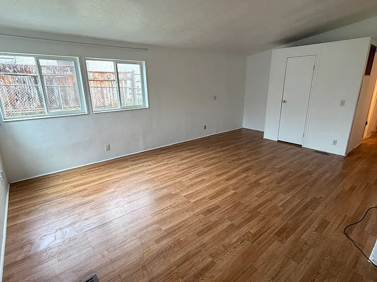 2215 Water Ave NE — Photo 16