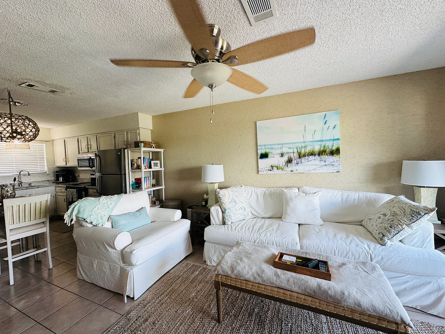 2 bed, 643 sqft, $2,100 — Photo 2