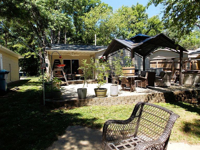 Listing photo 5
