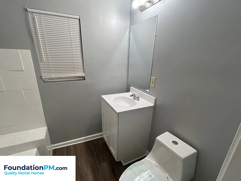 735 Roanoke Ave — Photo 10