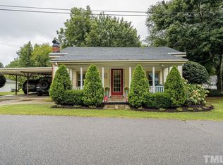 206 Culvert St, Apex, NC 27502