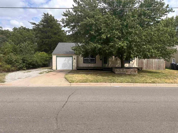 624 Grandview Ave, Newton, KS 67114