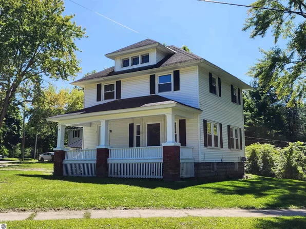 749 Massachusetts Blvd, Alma, MI 48801