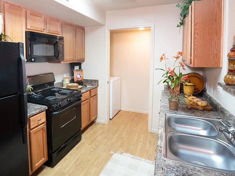 Carefree Senior Living at The Willows — Photo 40