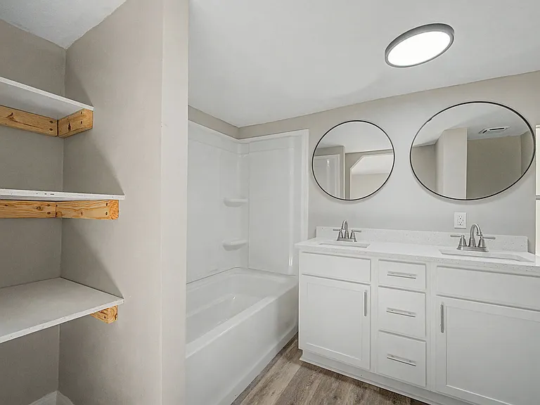 512 W Bach Dr — Photo 17