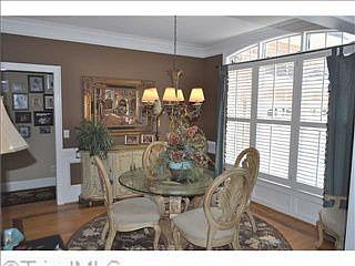 4th image of 5 Middlefield Ct